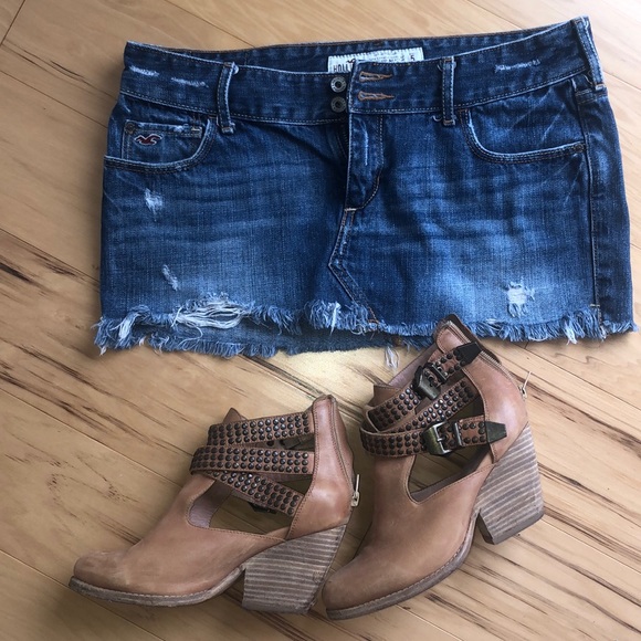 Distressed Hollister denim skirt - Picture 1 of 4